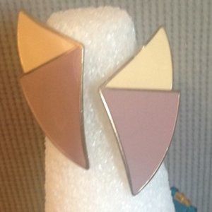 Post earrings .. gold metal trimmed    bjc - 1